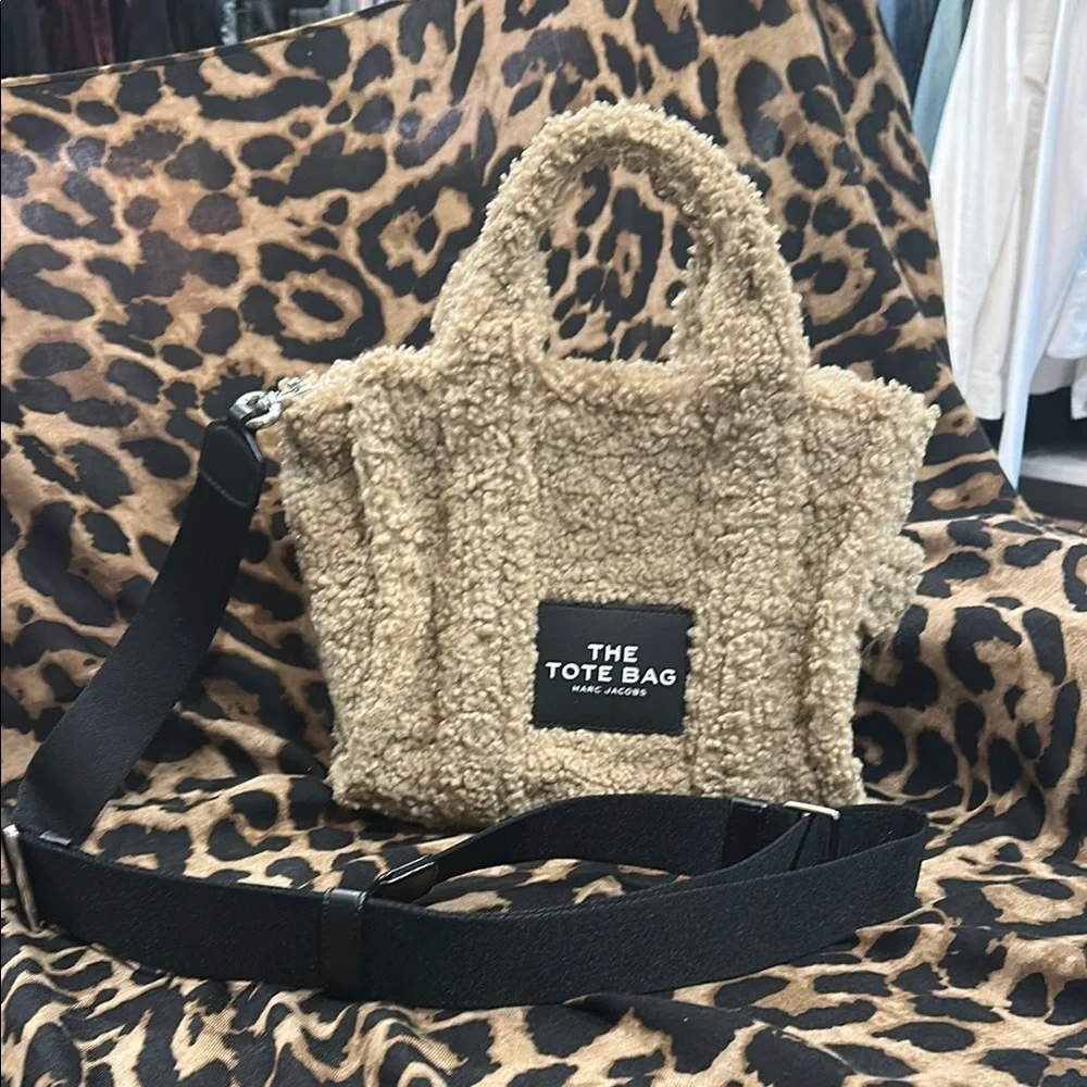 Marc Jacobs Tan and Black Teddy Tote Bag - Picture 1 of 4